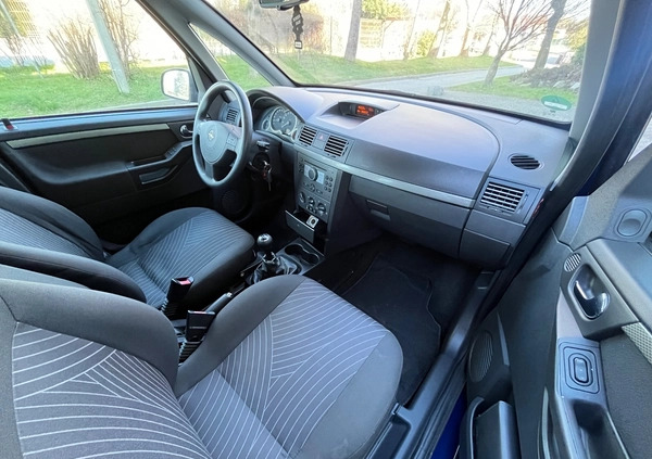 Opel Meriva cena 10900 przebieg: 157000, rok produkcji 2006 z Bieruń małe 254